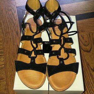 Dolce vita sandals